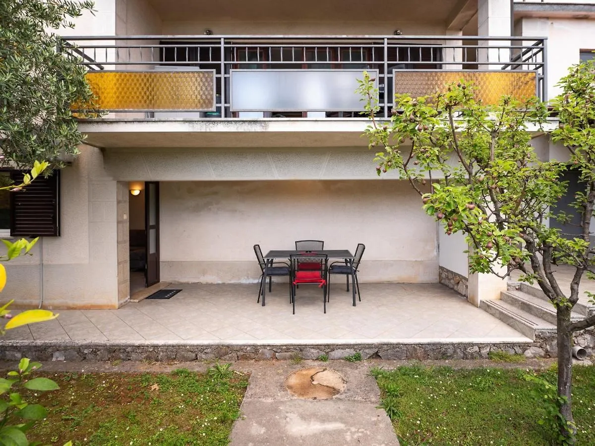 Apartments Vilma Lovran