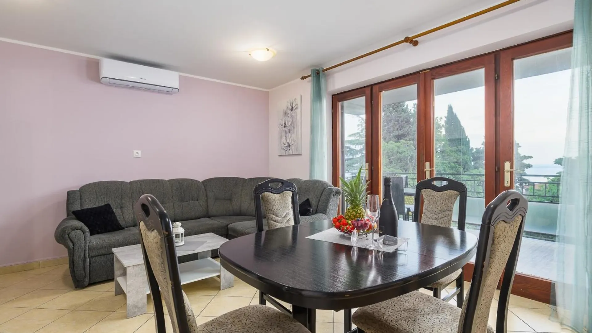 Apartments Vilma Lovran