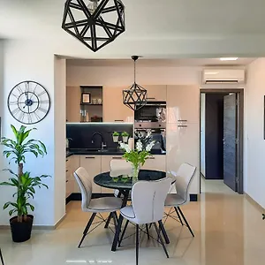  Apartman Enjoy - New With Terrace And Free Parking Garage Croatia